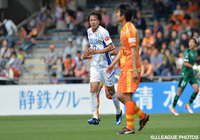 CKから力強いヘディングで決勝点を押し込んだ山﨑 凌吾（徳島）【明治安田Ｊ２ 第13節 清水vs徳島】