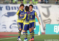 リードを２点に広げるゴールを決めた山岸 祐也（群馬）【明治安田Ｊ２ 第13節 群馬vs横浜FC】