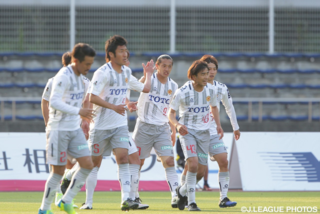2試合連続ゴールで先制点をもたらした原 一樹（北九州）【明治安田Ｊ２ 第13節 町田vs北九州】