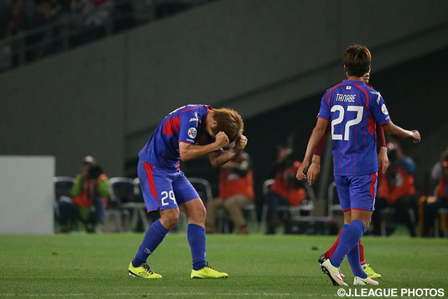 試合終了と同時にガッツポーズの吉本 一謙（FC東京）【ＡＣＬ ラウンド16 第1戦 FC東京vs上海上港】