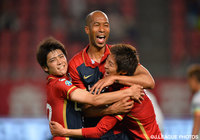 追いつかれた8分後にすぐさま突き放すゴールを決めた土居 聖真（鹿島）【ＹＮＣ GS 第5節 鹿島vs湘南】