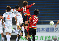 CKを頭で押し込み、一矢報いた瀬沼 優司（愛媛）【明治安田Ｊ２ 第8節 金沢vs愛媛】