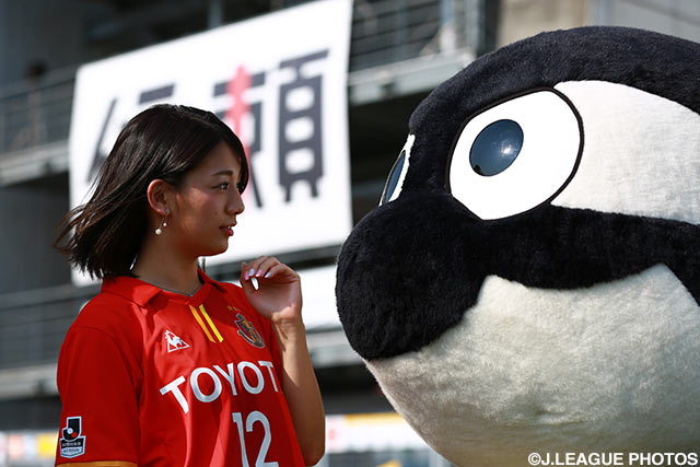 グランパスくんの真摯な想いを受け止める女子マネ佐藤 美希【明治安田Ｊ１ 1st 第13節 名古屋vs鹿島】