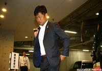 会場入りする小倉 隆史監督【明治安田Ｊ１ 1st 第13節 名古屋vs鹿島】