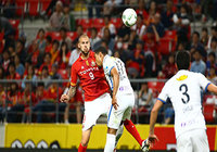 驚異的な高さで競り合いで頭一つ抜け出すシモビッチ（名古屋）【明治安田Ｊ１ 1st 第13節 名古屋vs鹿島】