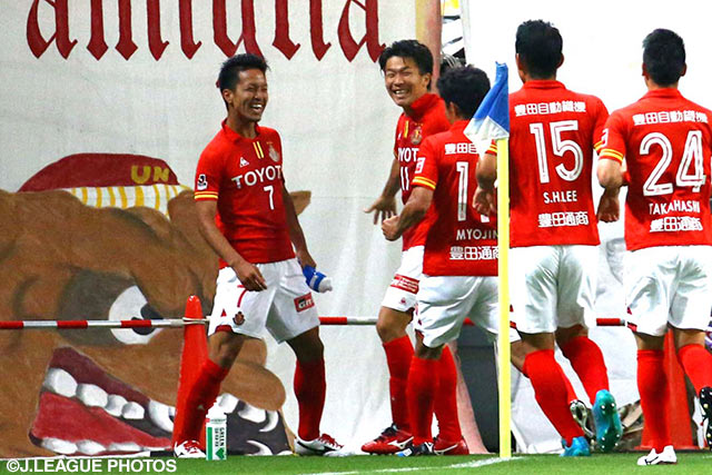 後半開始早々に豪快なミドルシュートを突き刺した田口 泰士（名古屋 #7）【明治安田Ｊ１ 1st 第13節 名古屋vs鹿島】