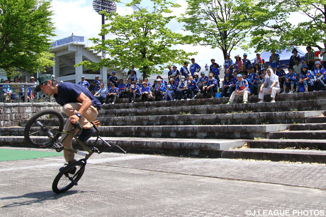 東北期待の若手プロライダー伊藤 敬大さんが圧巻のパフォーマンスを披露！【明治安田Ｊ２ 第14節 山形vs金沢】