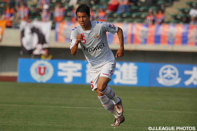 先制から4分後にＪリーグ初得点となる追加点を決めた岸田 翔平（長崎）【明治安田Ｊ２ 第14節 山口vs長崎】