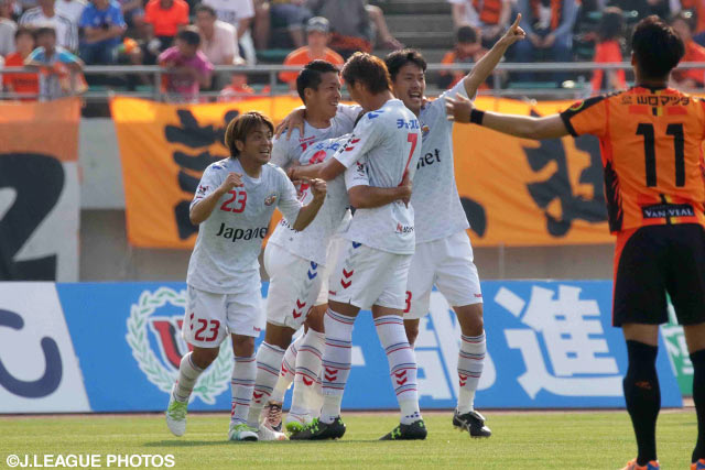 梶川 諒太（#23）らのゴールで開幕戦以来の白星を挙げた長崎【明治安田Ｊ２ 第14節 山口vs長崎】