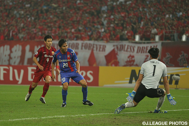 51分に訪れたビッグチャンスはGKの好セーブに阻まれた前田 遼一（FC東京）【ＡＣＬ ラウンド16 第2戦 上海上港vsFC東京】