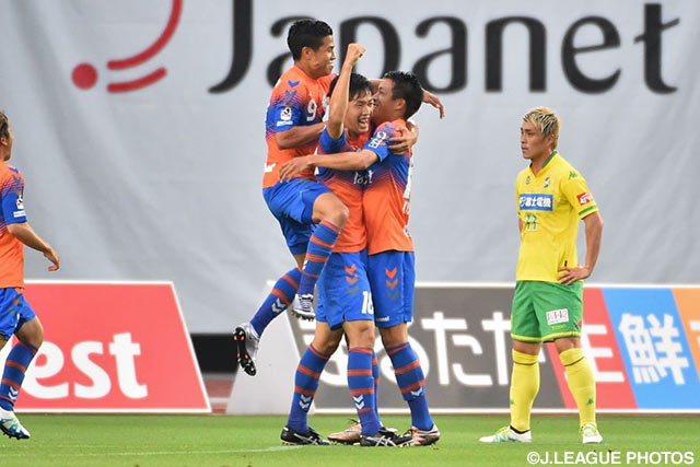 14分に佐藤 洸一の2試合連続ゴールで幸先良く先制した長崎【明治安田Ｊ２ 第15節 長崎vs千葉】