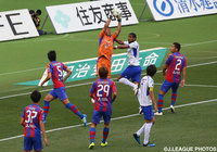 序盤から激しい攻防戦を見せる両チーム【明治安田Ｊ１ 1st 第14節 FC東京vsＧ大阪】