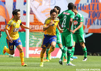 先制点でゴールラッシュの口火を切った金久保 順（仙台）【明治安田Ｊ１ 1st 第14節 仙台vs新潟】