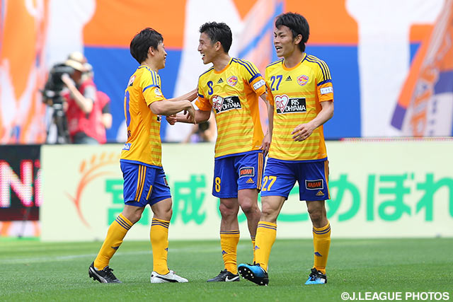 前半終了間際に追加点を挙げた野沢 拓也（仙台）【明治安田Ｊ１ 1st 第14節 仙台vs新潟】