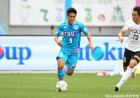 鋭いドリブルでチャンスを演出した白 星東（鳥栖）【明治安田Ｊ１ 1st 第14節 鳥栖vs浦和】