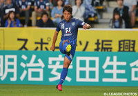正確なクロスでチャンスを演出した末吉 隼也（福岡）【明治安田Ｊ１ 1st 第7節 福岡vs名古屋】