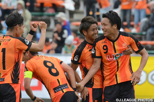 2ゴールで勝利に貢献した岸田 和人（山口）【明治安田Ｊ２ 第16節 山口vs東京Ｖ】
