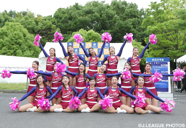 玉川大学のダンスドリルチーム「JULIAS」が華麗なパフォーマンスを披露【明治安田Ｊ２ 第16節 町田vs徳島】