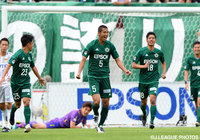 果敢なドリブル突破から先制点を奪取した岩間 雄大（松本）【明治安田Ｊ２ 第16節 松本vs北九州】