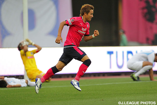 後半アディショナルタイムに執念の同点ゴールを決めた松田 陸（Ｃ大阪）【明治安田Ｊ２ 第16節 Ｃ大阪vs讃岐】