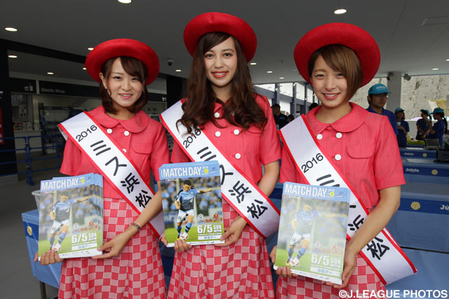 ミス浜松の方々がヤマハスタジアムに来場【ＹＮＣ GS 第7節 磐田vs名古屋】