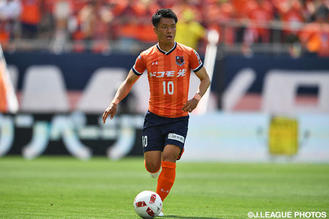 果敢なミドルシュートで鹿島ゴールを強襲した岩上 祐三【ＹＮＣ GS 第7節 大宮vs鹿島】