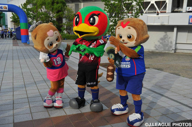 ヴォルタくん・ティスちゃんとファジ丸が揃い踏み！PRIDE OF 中四国を盛り上げます【明治安田Ｊ２ 第17節 徳島vs岡山】