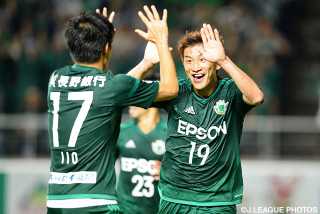 山本 大貴の今季4点目でリードを2点に広げた松本【明治安田Ｊ２ 第17節 松本vs札幌】