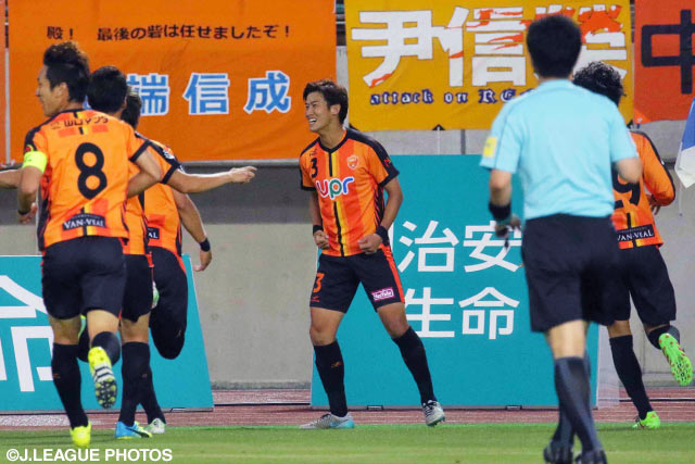 Ｊリーグ初得点となる先制点を決めた香川 勇気（山口）【明治安田Ｊ２ 第17節 山口vs愛媛】