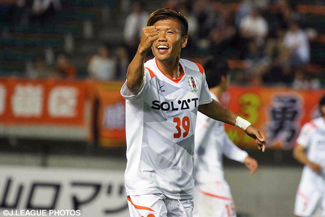 内田 健太のCKが直接決まって同点とした愛媛【明治安田Ｊ２ 第17節 山口vs愛媛】