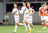 PKで2点目を決めた安 柄俊（金沢）【明治安田Ｊ２ 第17節 熊本vs金沢】