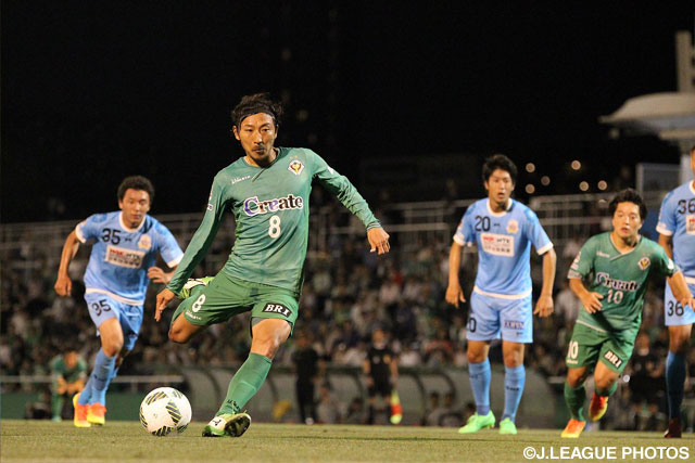 中後 雅喜がPKを落ち着いて決めて先制点を挙げた東京Ｖ【明治安田Ｊ２ 第17節 東京Ｖvs岐阜】