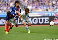 代表戦帰りの小林 悠（川崎Ｆ）は躍動感溢れるプレーを披露【明治安田Ｊ１ 1st 第15節 横浜FMvs川崎Ｆ】