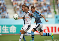 55分に惜しいシュートを放った水沼 宏太（FC東京）【明治安田Ｊ１ 1st 第15節 磐田vsFC東京】