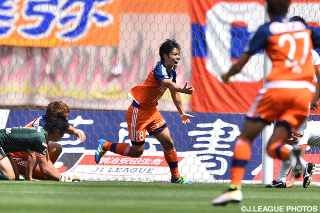 4分に成岡 翔のゴールで新潟が幸先よく先制【明治安田Ｊ１ 1st 第15節 新潟vs大宮】