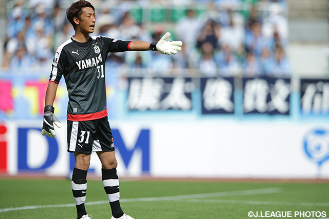 相手選手との1対1の局面で圧倒的な強さを見せたリーグ戦初出場の志村 滉（磐田）【明治安田Ｊ１ 1st 第15節 磐田vsFC東京】