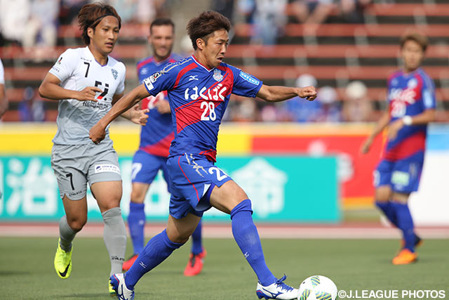 果敢な攻撃参加が光った橋爪 勇樹（甲府）【明治安田Ｊ１ 1st 第15節 甲府vs福岡】
