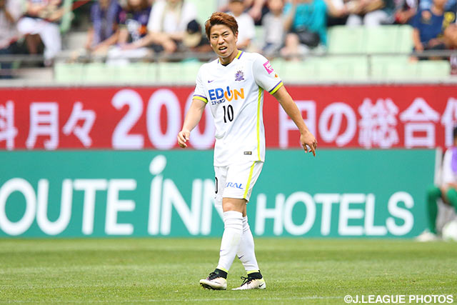 交代出場の浅野 拓磨（広島）は決定機を迎えたがゴールならず【明治安田Ｊ１ 1st 第15節 神戸vs広島】