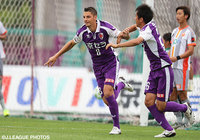 序盤の3分に先制ヘッドを押し込んだアンドレイ（京都）【明治安田Ｊ２ 第18節 京都vs山口】