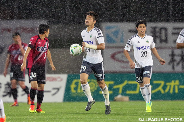 高崎 寛之の2試合連続ゴールで1点差に追い上げた松本【明治安田Ｊ２ 第18節 岡山vs松本】