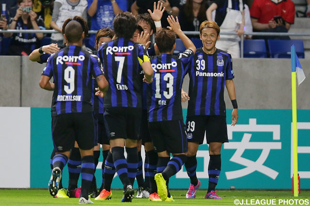 8分に2試合連続となるゴールを決めた宇佐美 貴史（Ｇ大阪）【明治安田Ｊ１ 1st 第10節 Ｇ大阪vs浦和】