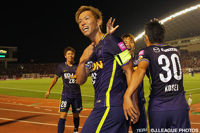 殊勲の2ゴールで逆転勝利の立役者となった塩谷 司（広島）【明治安田Ｊ１ 1st 第16節 広島vs浦和】