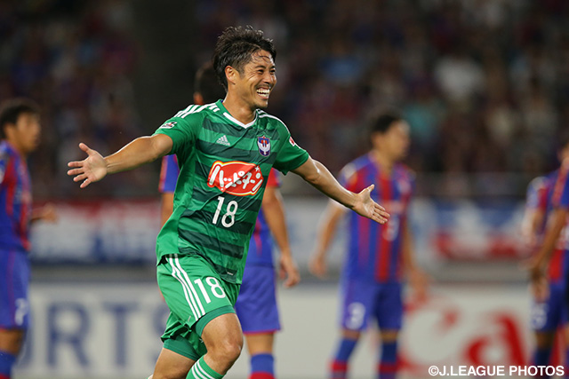 2試合連続となる先制ゴールを決めた成岡 翔（新潟）【明治安田Ｊ１ 1st 第16節 FC東京vs新潟】