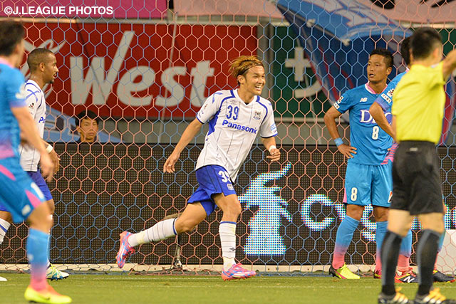 3試合連続ゴールとなる先制点を奪取した宇佐美 貴史（Ｇ大阪）【明治安田Ｊ１ 1st 第16節 鳥栖vsＧ大阪】