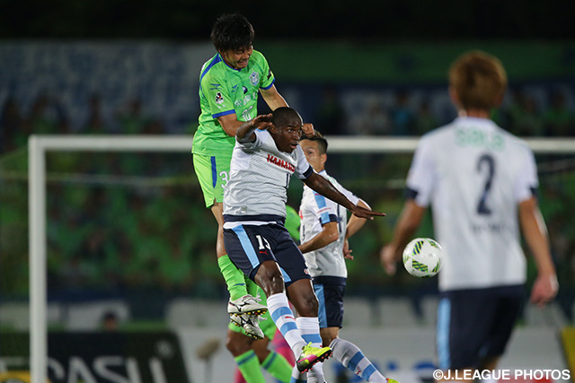 アダイウトン（磐田）を封じた島村 毅（湘南）【明治安田Ｊ１ 1st 第16節 湘南vs磐田】