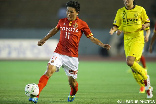 先制点をアシストするクロスを上げた永井 謙佑（名古屋）【明治安田Ｊ１ 1st 第16節 名古屋vs柏】