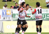 Ｊリーグ初得点となる同点弾を決めた鈴木 達也（盛岡）【明治安田Ｊ３ 第13節 盛岡vs大分】