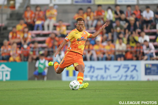 鄭 大世の豪快な直接FKが決まり、先制した清水【明治安田Ｊ２ 第19節 清水vs千葉】