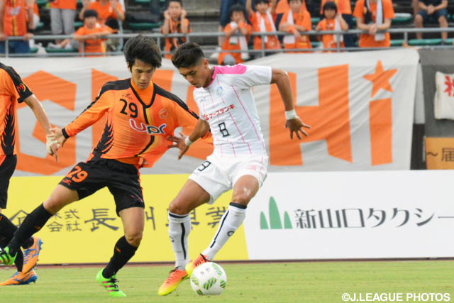 同点かと思われたシュートがポストに嫌われたロメロ フランク（水戸）【明治安田Ｊ２ 第19節 山口vs水戸】