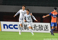 逆転を許した6分後、値千金の同点ゴールを決めた瀬川 祐輔（群馬）【明治安田Ｊ２ 第19節 長崎vs群馬】